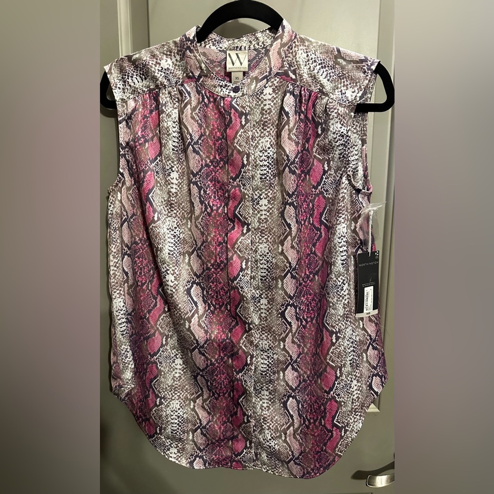 Worthington Size S Animal Print Button Down Blouse NWT